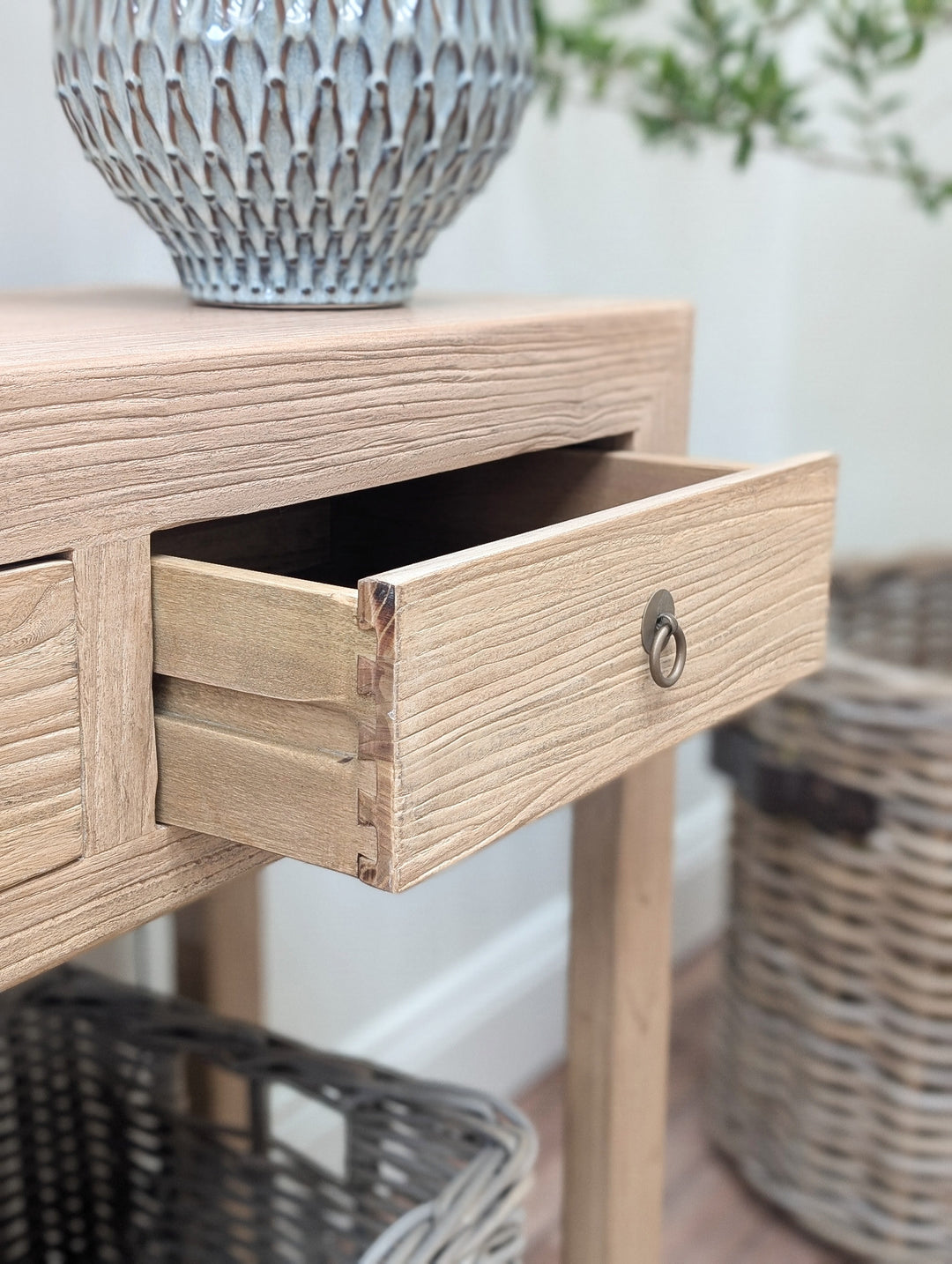 Abingdon Elm Console