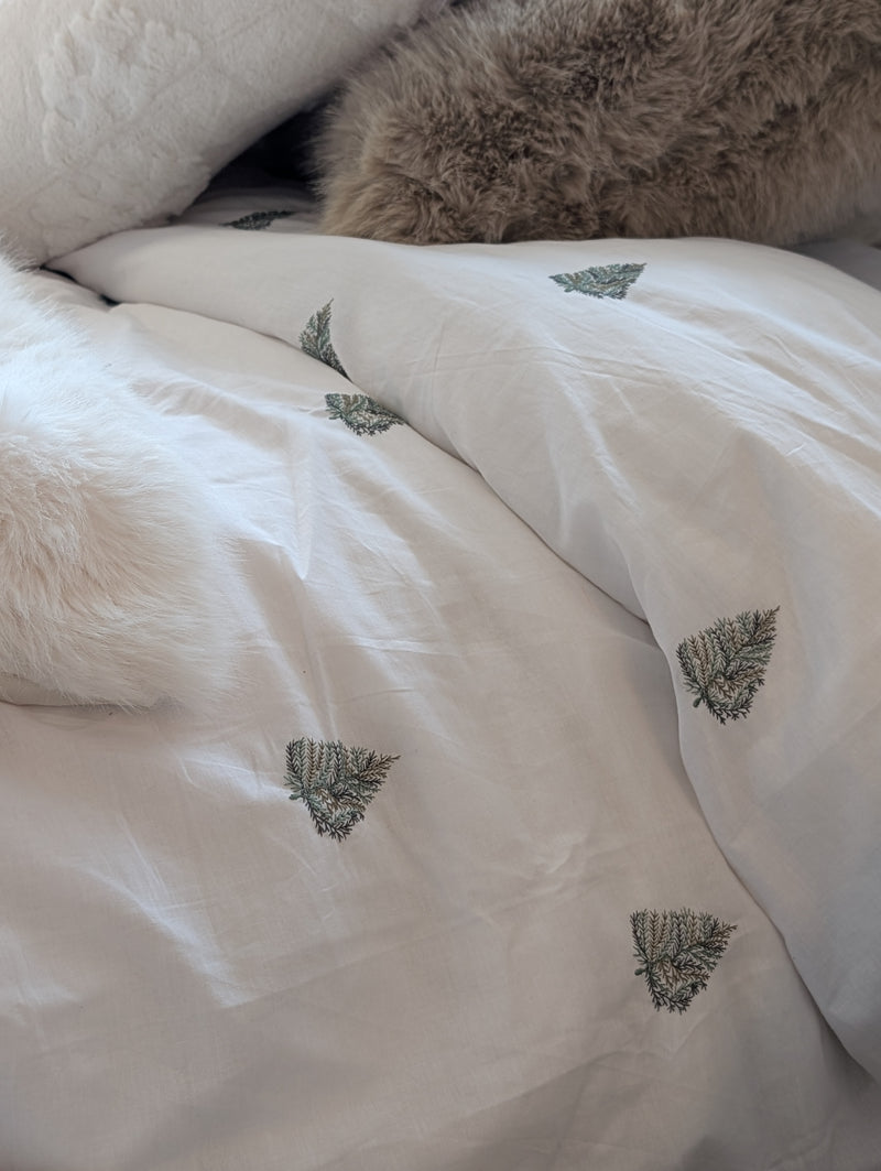 Winter Forest Embroidered Duvet Cover Set (King)